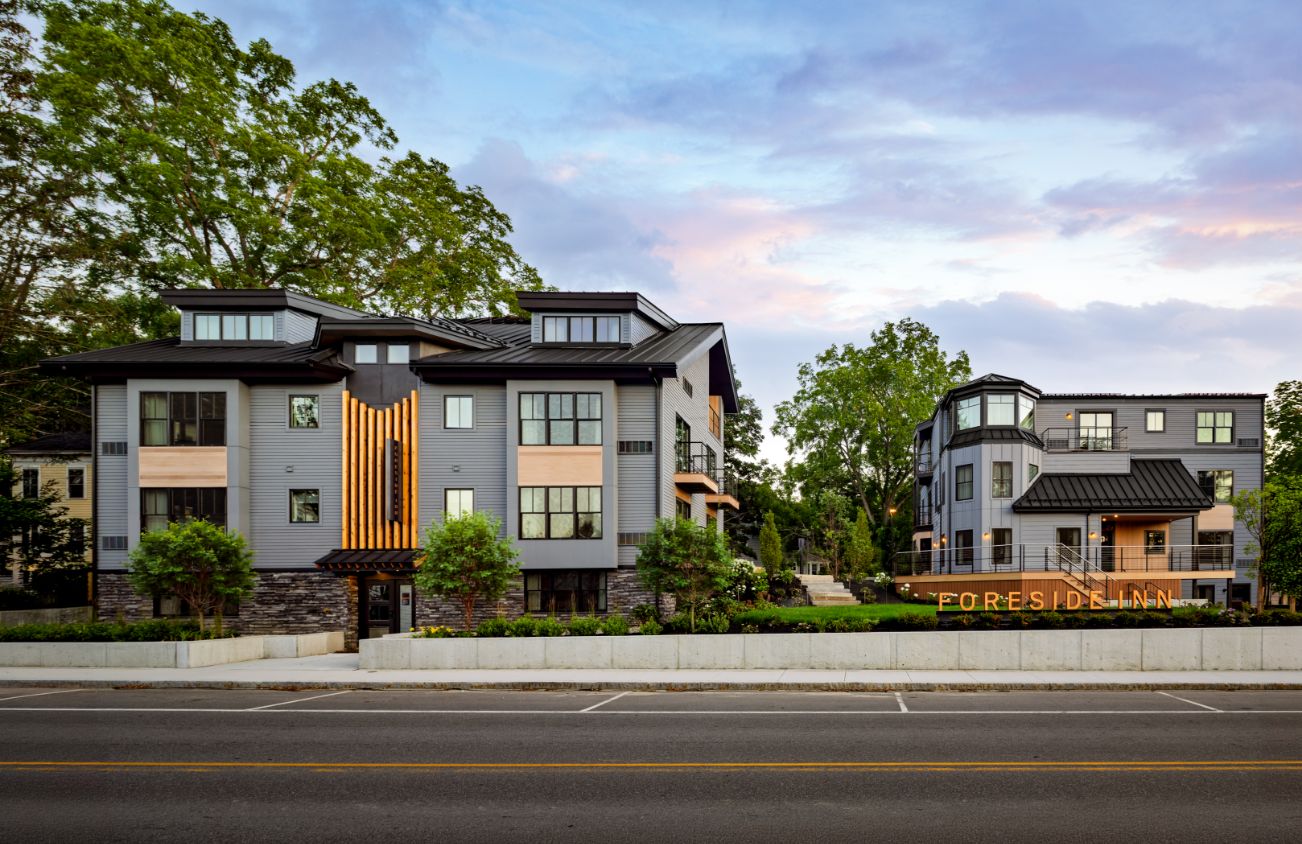 Foreside Inn 2607 001 Exterior Front Sunrise v2