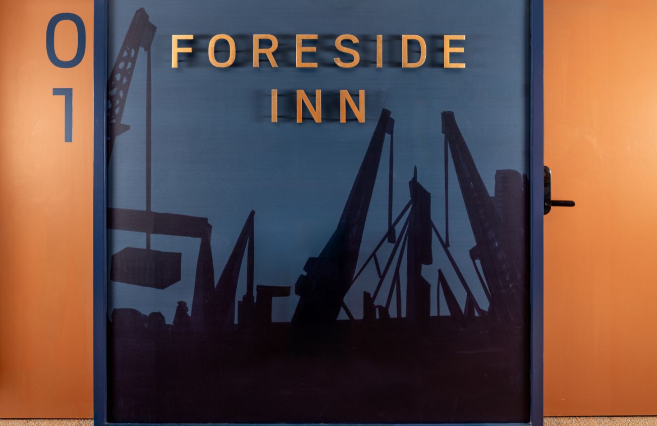 Foreside Inn 2607 006 Bldg 29 Hallway Sign